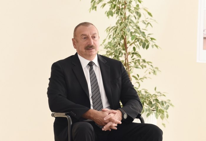 Müharibədə evlərini itirən şəxslərin problemləri həll olunur 