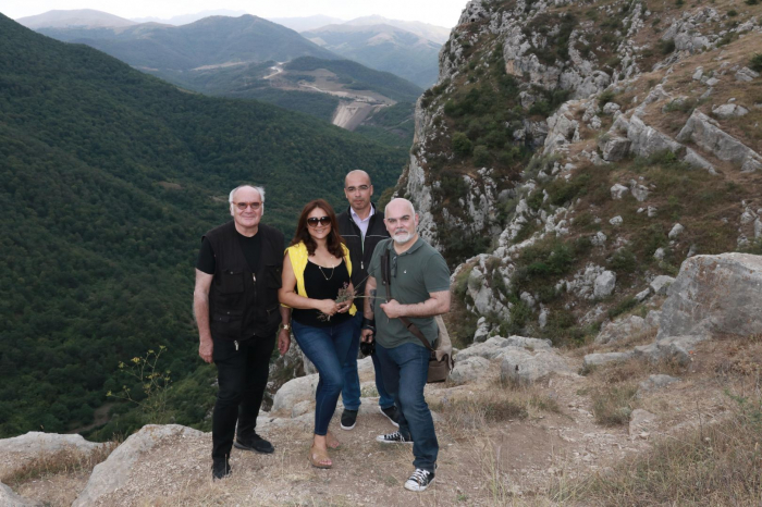   Französische Medienvertreter besuchen befreite Bezirke Aserbaidschans  