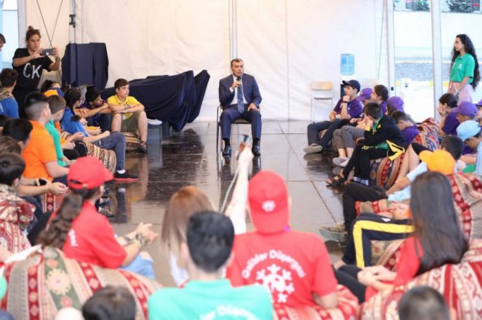 "Qaliblər düşərgəsi"nin iştirakçıları nazirlə görüşüblər  
