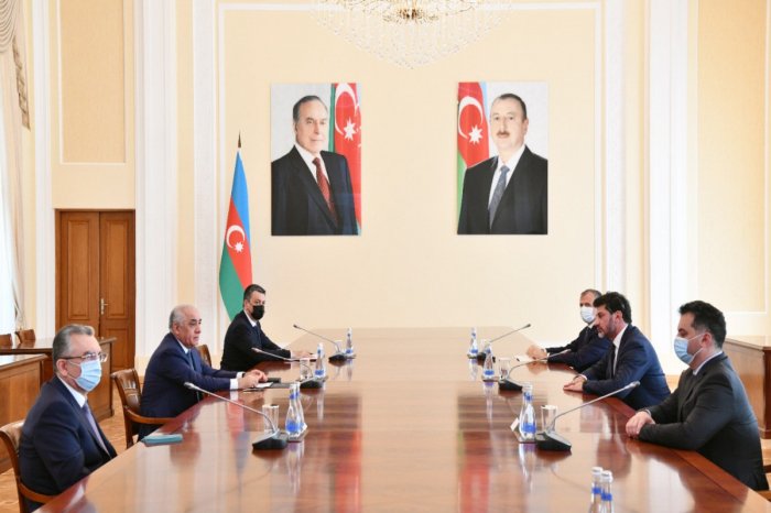 Baş nazir Kaxa Kaladzeni qəbul edib  
