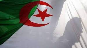 السلطات الجزائرية سحب اعتماد قناة "العربية" السعودية، متهمة القناة بأنها تمارس "التضليل الإعلامي والتلاعب".