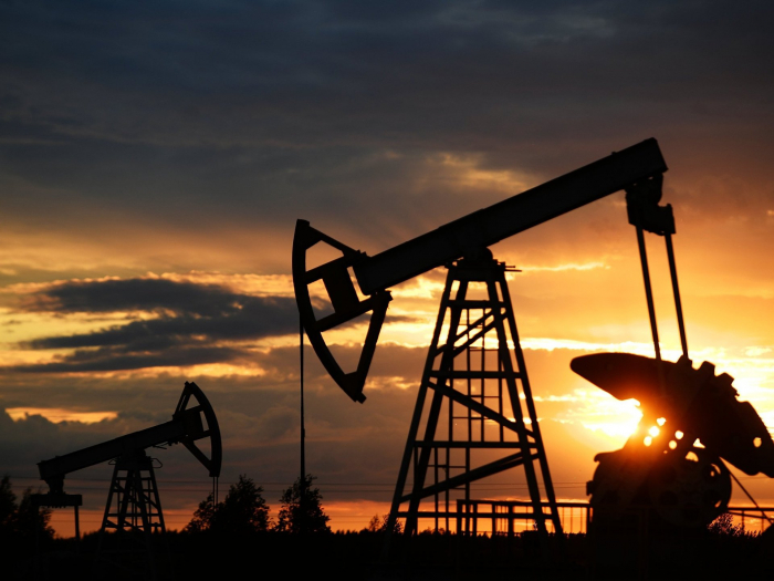  تنخفض أسعار النفط وسط حالة عدم اليقين مع أوبك + 