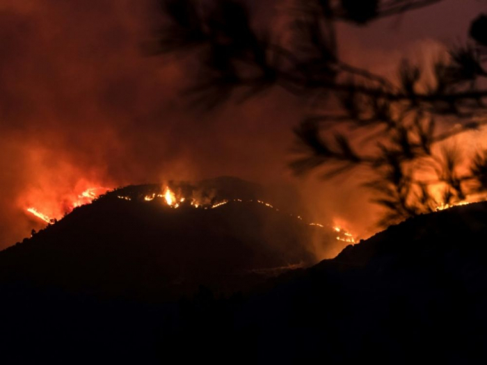 4 morts dans le pire incendie depuis des décennies sur l