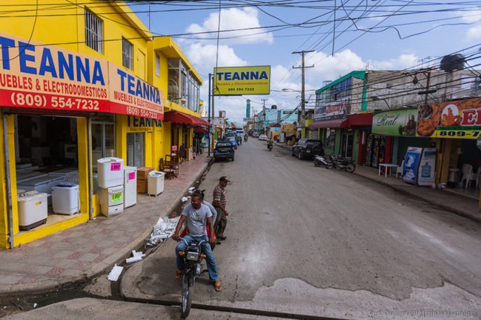 Dominikan Haiti ilə sərhədi bağladı 