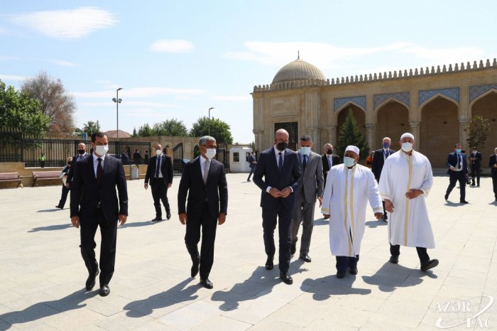   Şarlı Mişel Şamaxı Cümə məscidində -  FOTOLAR   