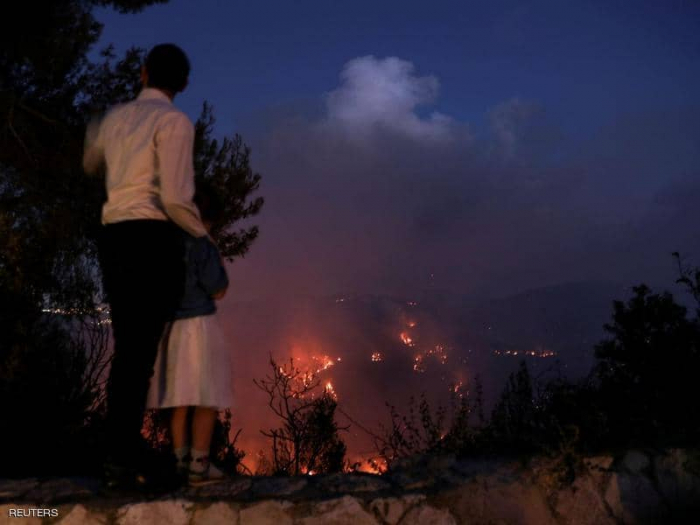 تصاعد سحب الدخان فوق القدس بسبب حريق غابات