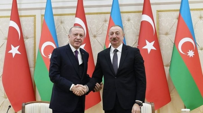    رئيسا أذربيجان وتركيا أجرى محادثة هاتفية  