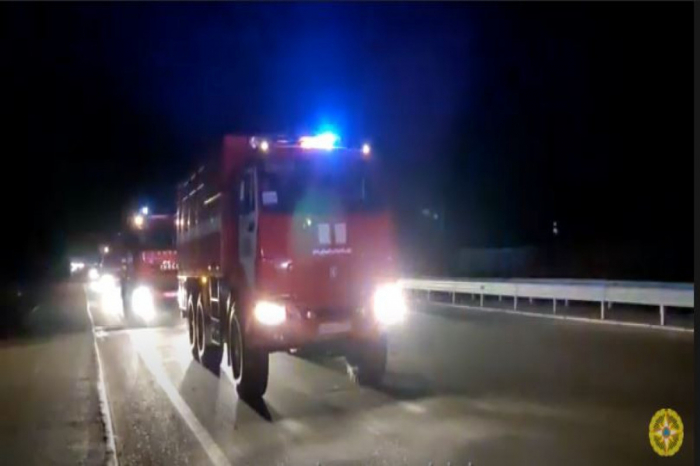   Eine weitere Gruppe aserbaidschanischer Feuerwehrleute und Retter reist in die Türkei -   VIDEO    