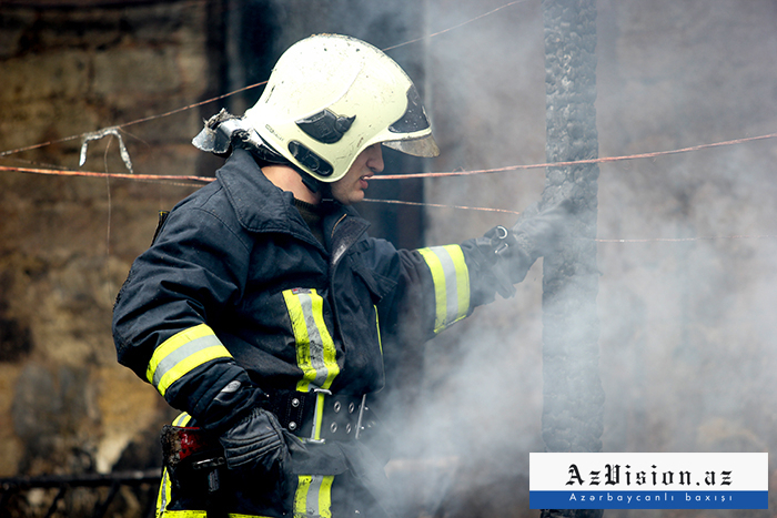   Feuer bricht in den aserbaidschanischen Bezirken Yardimli, Agsu und Lenkaran aus  