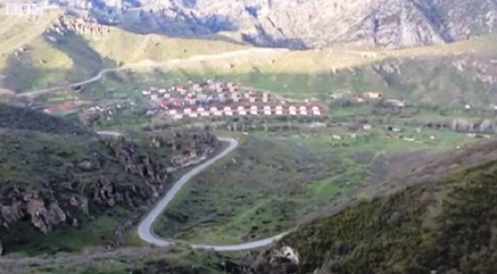  Aserbaidschan baut neue alternative Straße im Bezirk Latschin  