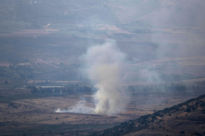 El grupo terrorista Hezbollah atacó Israel con misiles desde El Líbano y las Fuerzas de Defensa responden con fuego se artillería