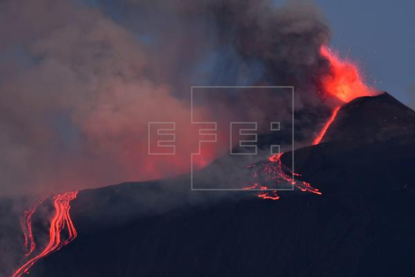 El Etna alcanza una nueva altura "récord" después de sus últimas erupciones