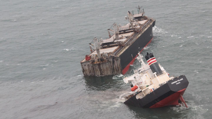   Ship breaks into two off Japan causing oil leak -   NO COMMENT    