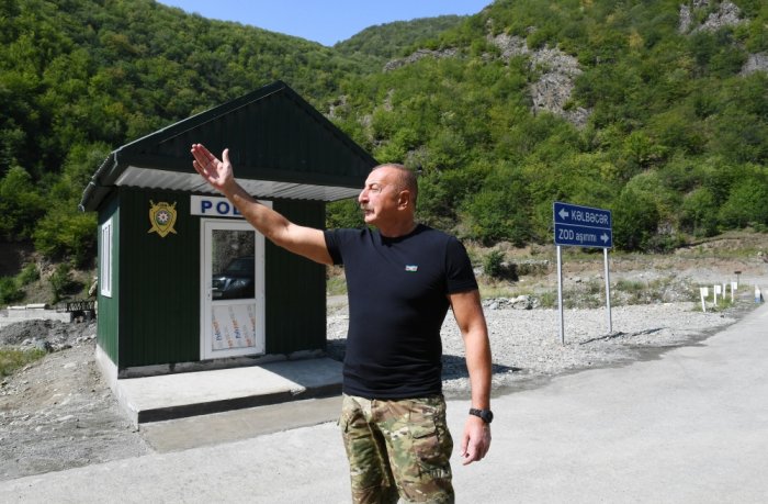    "Erməni vəhşiliyini dünyaya göstərəcəyik" -    Ali Baş Komandan      