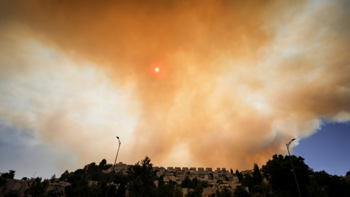 Israel se enfrenta al mayor incendio forestal en años