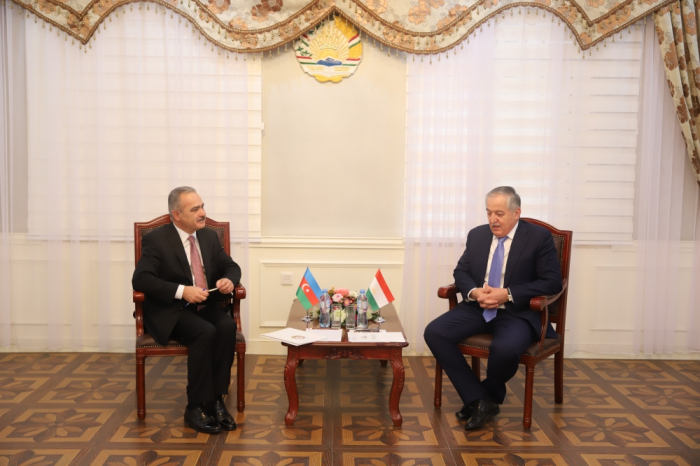   سفير أذربيجان الجديد في طاجيكستان يسلم نسخة من اوراق اعتماده لوزير الخارجية  