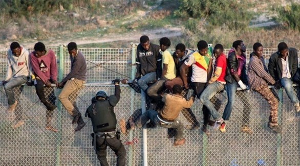 50 مهاجراً ينجحون في الوصول إلى جيب مليلة الإسباني