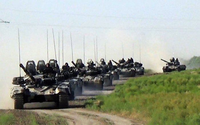  Tank bölmələri intensiv döyüş hazırlığına başlayıb 