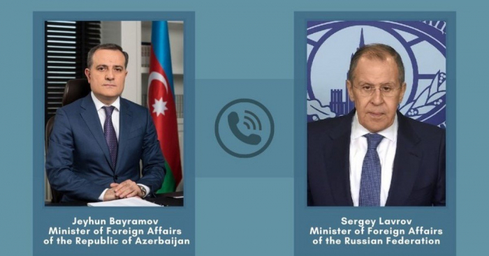    وزيرا خارجية أذربيجان وروسيا أجرى محادثة هاتفية  