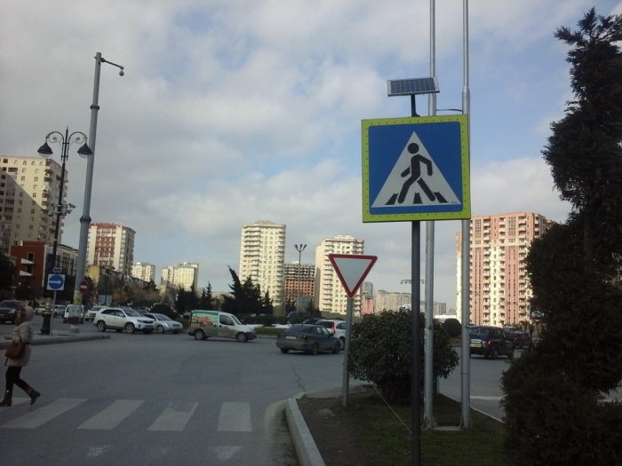 Daha bir piyada keçidi günəş enerjisi ilə işıqlandırılacaq