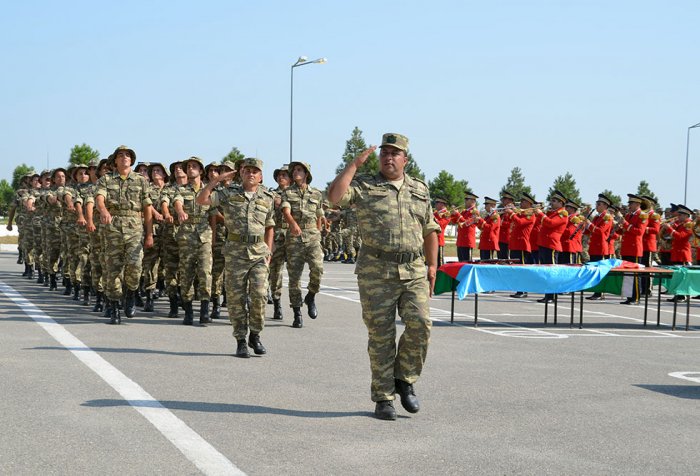    "Bəzi vətəndaşlar hərbi hissənin ərazisinə daxil olmağa cəhd ediblər"-    MN       