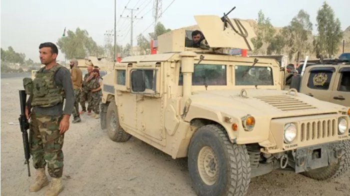    Yüzlərlə əfqan əsgəri Taliban yaraqlılarına əsir düşüb   