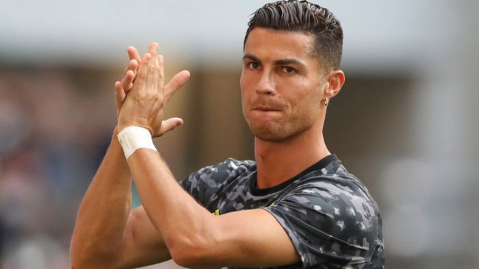 Cristiano Ronaldo inks contract to complete Manchester United return