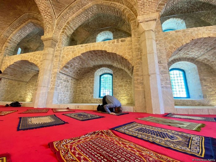    Şuşalılar Gövhər Ağa məscidində namaz qılıblar -    FOTO      