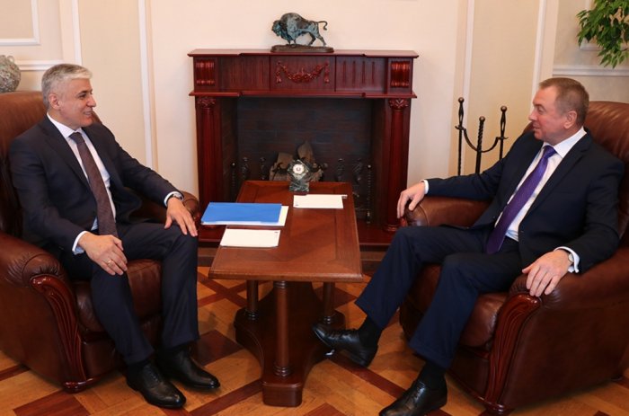   Azerbaijani ambassador presents copies of credentials to Belarusian FM  