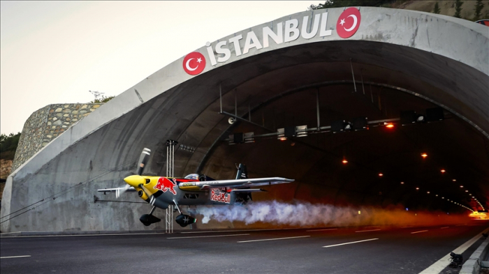 Italian stunt pilot breaks longest tunnel flight world record in Istanbul