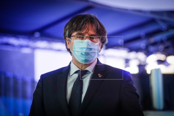 Puigdemont llama a la "confrontación" en vísperas de la mesa de diálogo