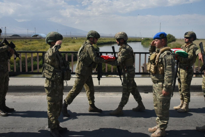  Türkische Soldaten kommen für gemeinsame Übungen in Aserbaidschan an –  FOTOS