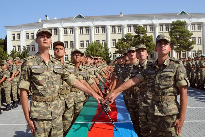 Ali Hərbi Məktəbdə andiçmə mərasimi keçirilib