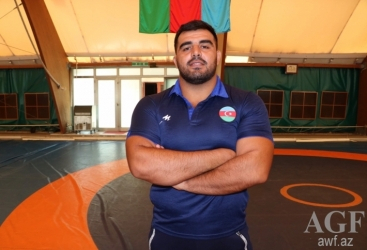 Luchador azerbaiyano gana la medalla de bronce en las Series Mundiales de Lucha en la Playa
