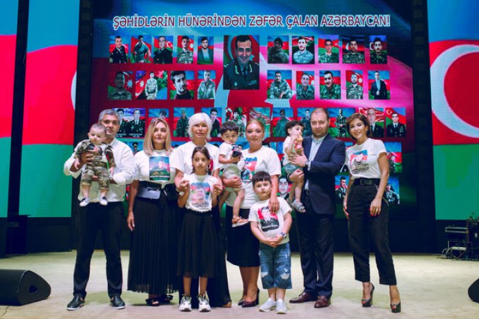    Şəhid övladının hər kəsi kövrəldən çıxışı:    “Atam mənə göylərdən baxır” - FOTO+VİDEO      