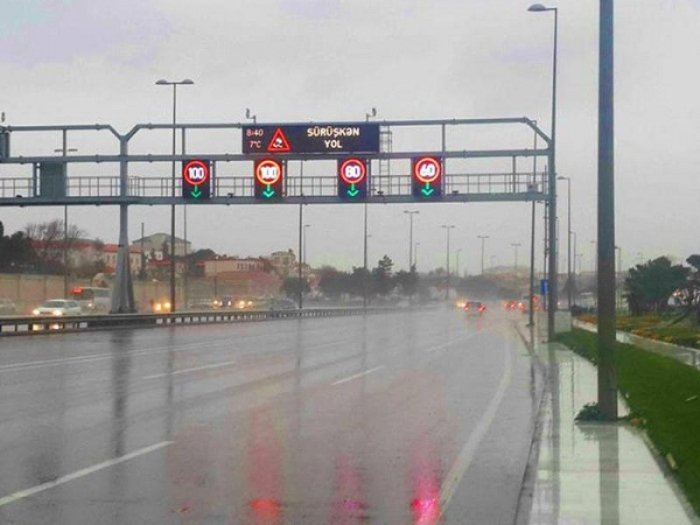 Yağışla əlaqədar bu yollarda sürət həddi endirilib  
