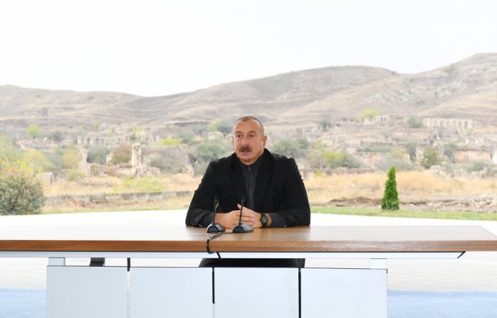     Ilham Aliyev:   "Concluimos victoriosamente la guerra, empezamos con una victoria, terminaremos el periodo de paz con una victoria  