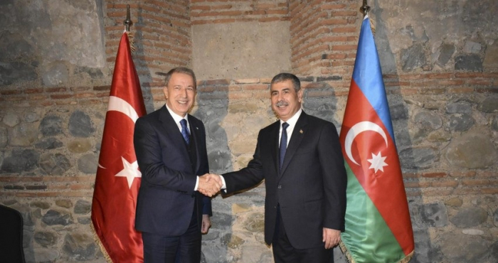   Zakir Hasanov traf sich mit Hulusi Akar  