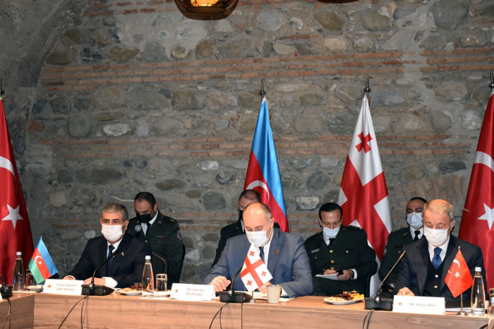  Azerbaijani, Turkish and Georgian defense ministers hold trilateral meeting 
