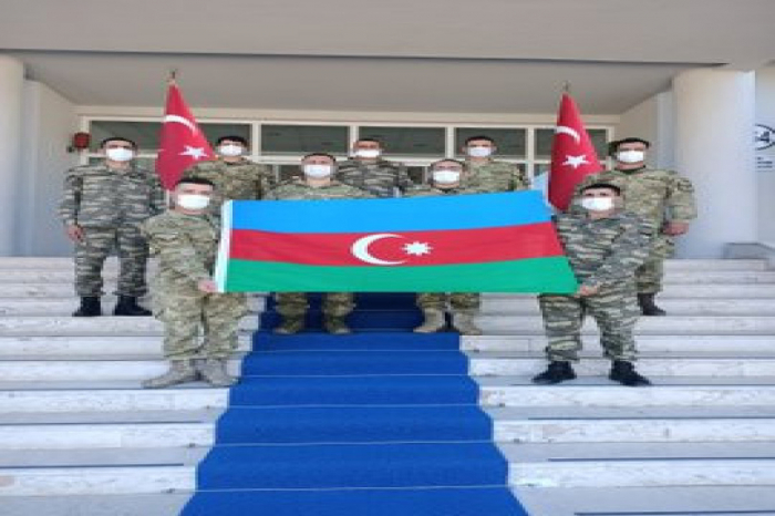 Azerbaijani servicemen participate in a training course in Turkey