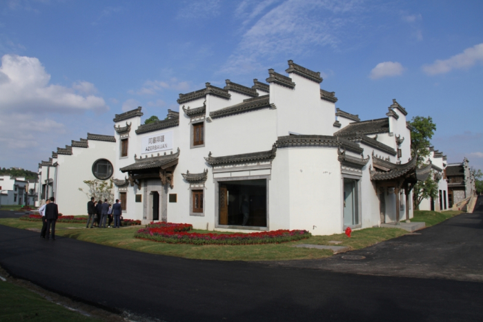   Aserbaidschanischer Pavillon in Chinas "Antike Siedlungen" Park   - FOTOS    