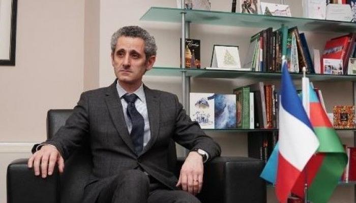  „Ich übermittle Aserbaidschan die Botschaft der Freundschaft Frankreichs“  