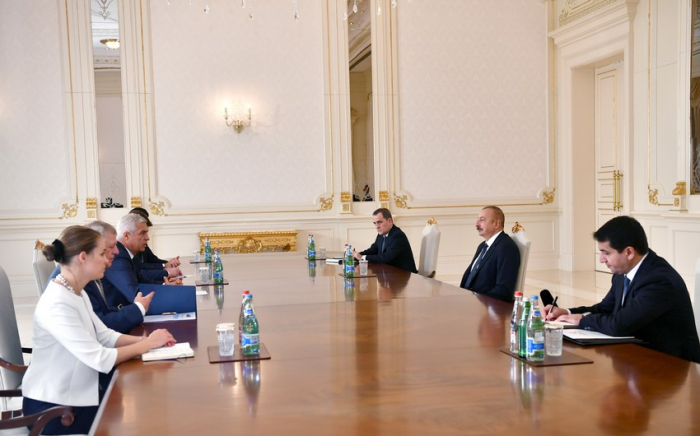   Präsident Aliyev empfängt Toivo Klaar  