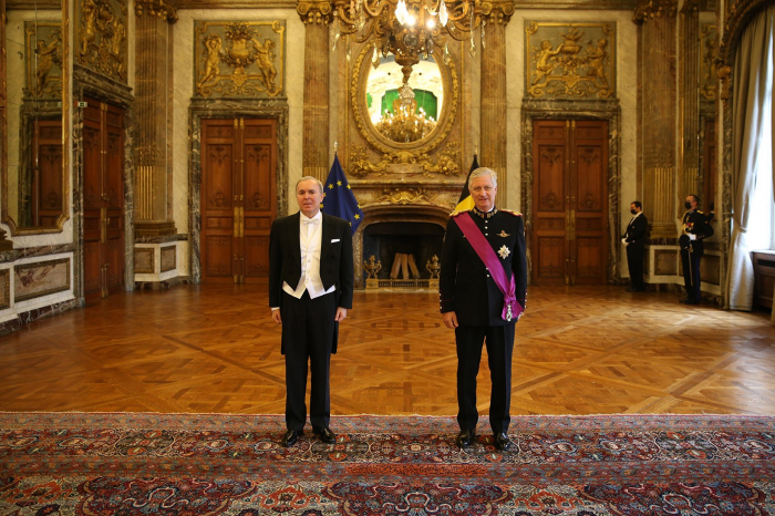 Azerbaijani envoy presents his credentials to King of Belgium