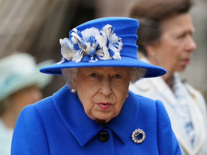 Tras cancelar un viaje, la reina Isabel II pasó la noche en un hospital