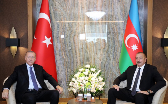   Azerbaijani President holds meeting with his Turkish counterpart  