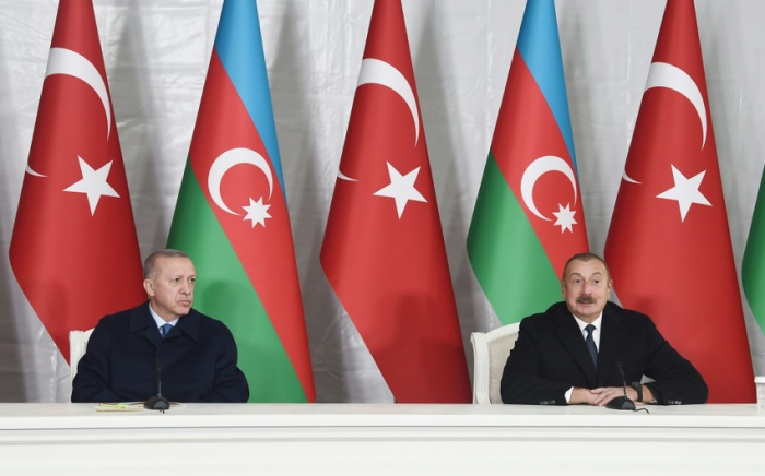   „Unsere Einheit ist unerschütterlich und ewig"   - Ilham Aliyev    