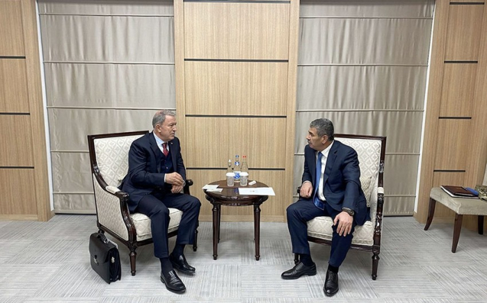   Zakir Hasanov se reunió con Hulusi Akar  