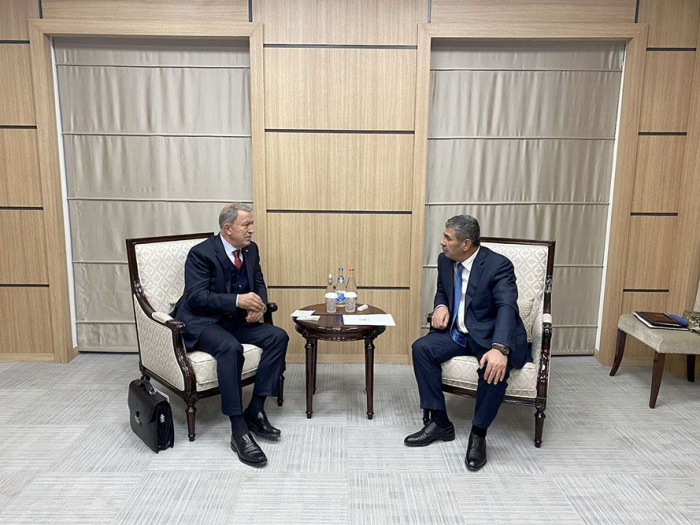   Aserbaidschanischer Verteidigungsminister trifft seinen türkischen Amtskollegen im Bezirk Zangilan  
