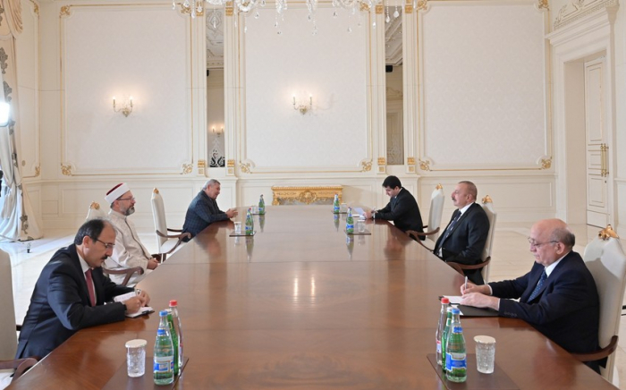   Ilham Aliyev recibió al presidente de la Administración de Asuntos Religiosos de Turquía  